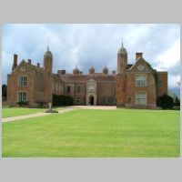 Melford Hall in Long Melford, Suffolk, photo by PAUL FARMER on Wikipedia.jpg